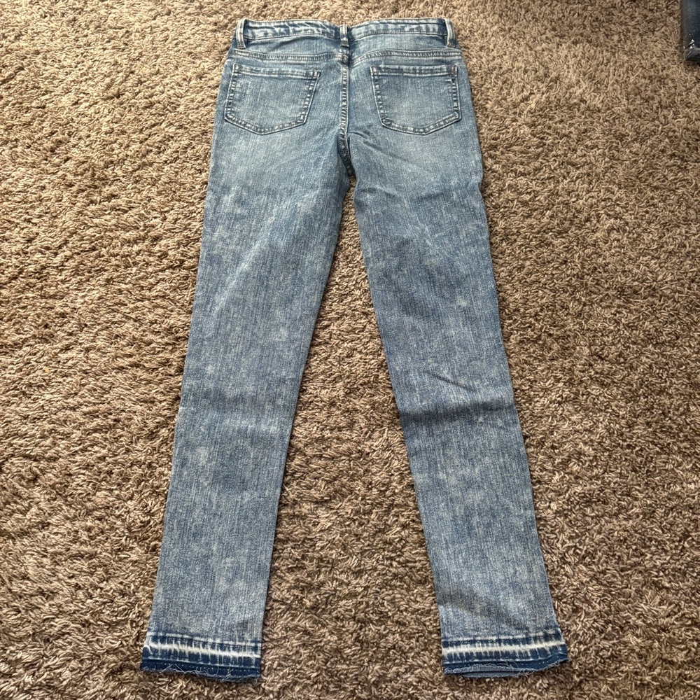 Girls Stylish Light Blue Skinny Jeans - Picture 2 of 12